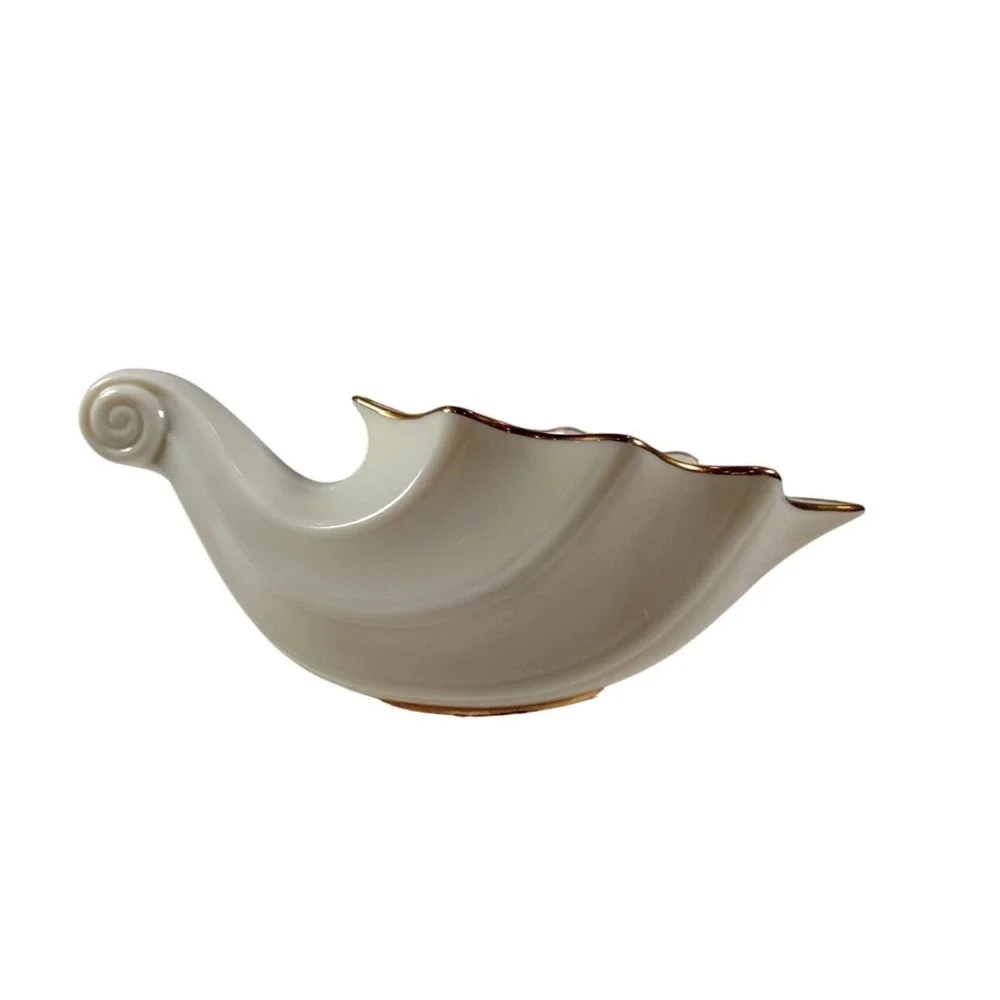 Lenox Ivory Fine China Cornucopia‎ Vase Gold Trim Scalloped Shell Scroll Handle